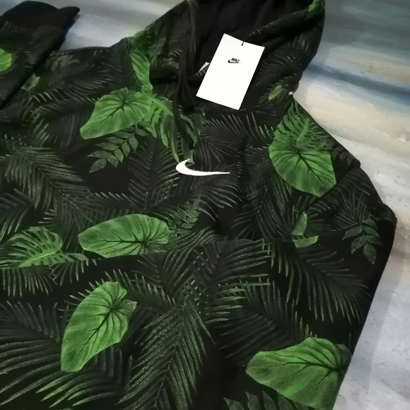Nike Sportswear Men's Green Pullover Hoodie. Bold Palm Print. New With Tags. - Picture 2 of 13